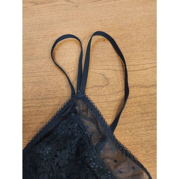 Victoria's Secret Black LACE BRALETTE BRA size LARGE - Picture 4 of 6